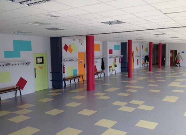 Hall de l'école en Label'Onip Clean'R